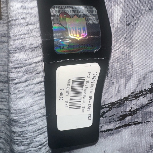 NFL Apperal Pittsburgh Steelers T-shirt new with Tags women size xs - Picture 3 of 7